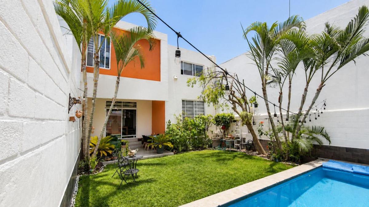 Casa con Alberca en Privada Al Norte de Cuernavaca