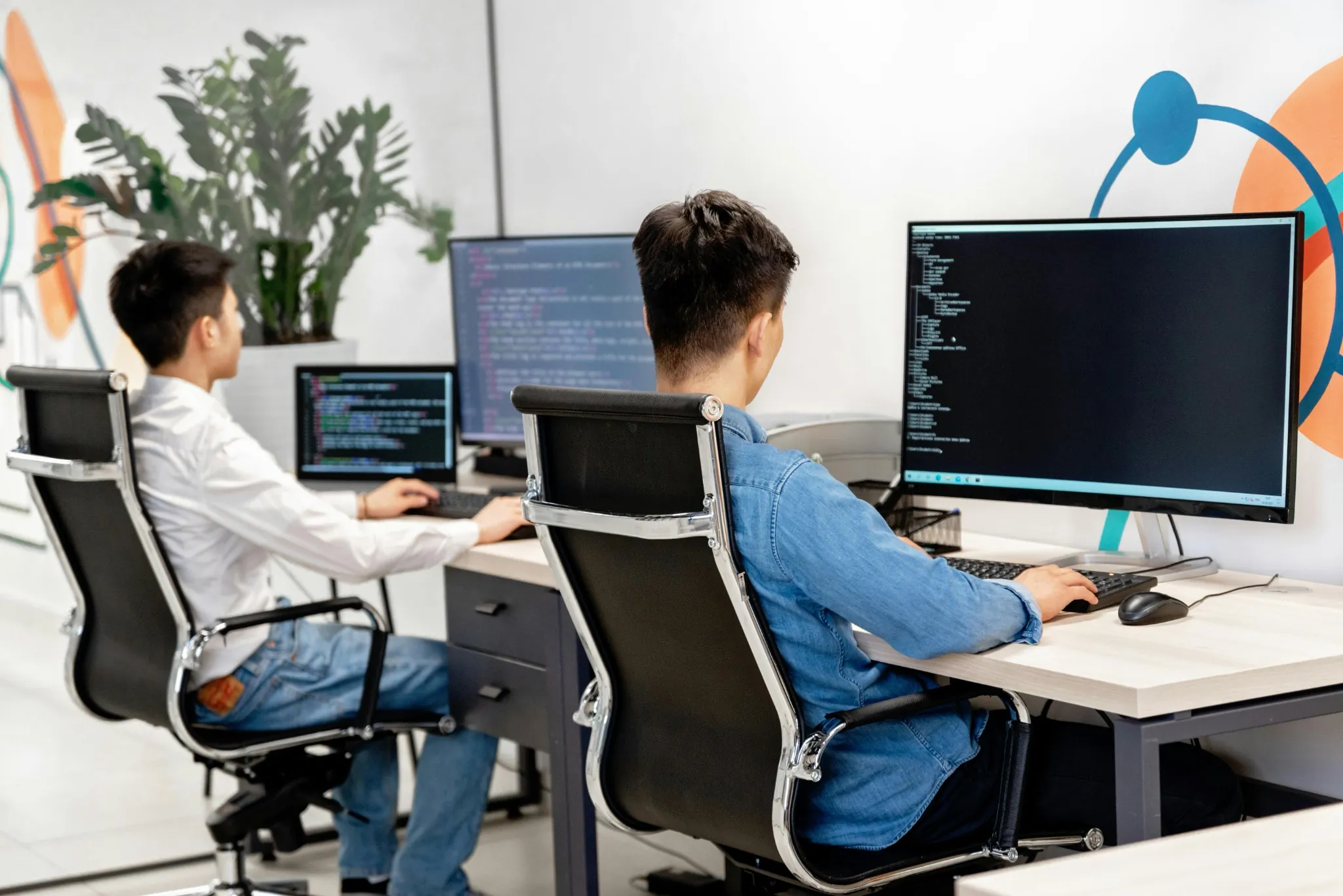 Développeur travaillant sur une interface