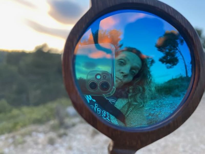 VirGinie — Mirror Mokili