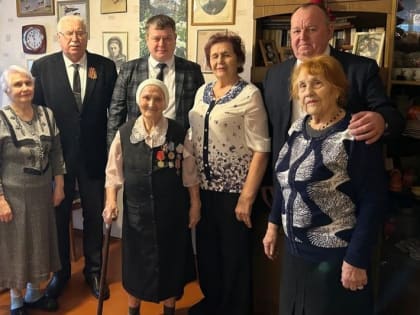 Азовчанку поздравили с вековым юбилеем.