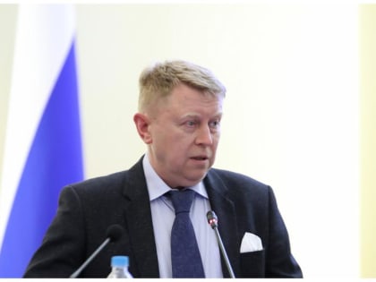 Министр Евгений Осыченко провел личный прием в Усть-Донецком районе