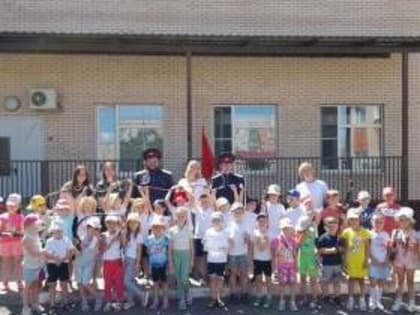 Казаки городского казачьего общества «Таганрогское» стали гостями детского сада № 4 «Марьюшка»