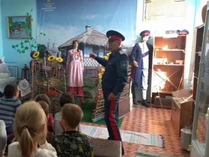 Для юных казачат Таганрога провели экскурсию в школьный музей