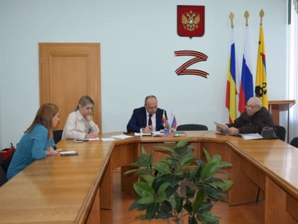 Исполняющий обязанности председателя городской Думы – главы города Шахты Константин Корнеев провел октябрьский прием граждан