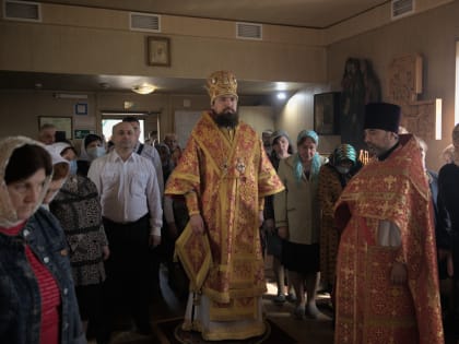 В неделю 3-ю по Пасхе епископ Таганрогский Артемий совершил Божественную литургию в храме святых жен мироносиц г. Ростова-на-Дону