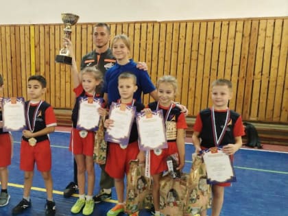 Школьники Усть-Донецкого района завоевали победы в тэг-регби