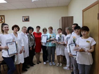 В Таганроге поздравили медсестер с их международным праздником