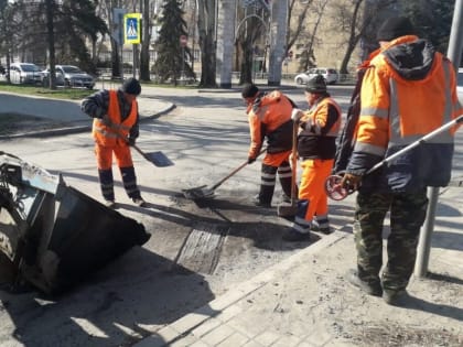 В Волгодонске приступили к устранению ямочности на улично-дорожной сети