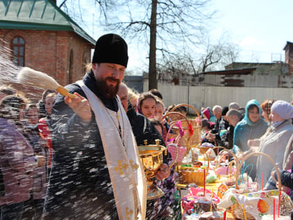 Градоначальник Ростова рассказал о работе транспорта в пасхальную ночь и о том, когда можно будет освятить куличи