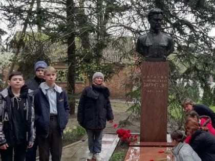 Акция, посвященная дню охраны памятников и памятных мест