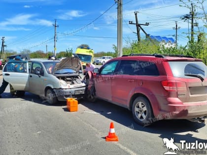 В Новочеркасске водитель малолитражки выехала на полосу встречного движения