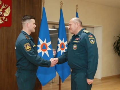 Получившего травму в ходе разминирования ЛНР сапера из Ростовской области наградили орденом Мужества