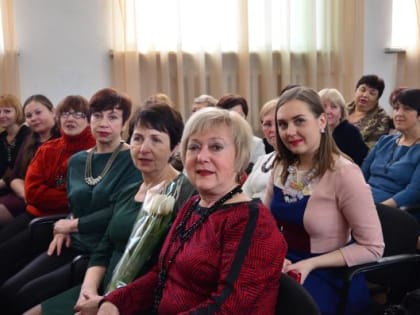 Созвездие наставников-профессионалов работает в гимназии им. Пушкина г.Шахты