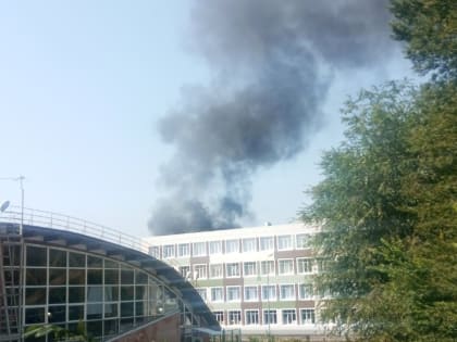 В Сети появилось видео с места пожара в частном секторе Ростова 2 сентября