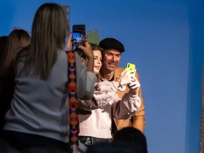 Таганрогские школьники встретились с известными артистами