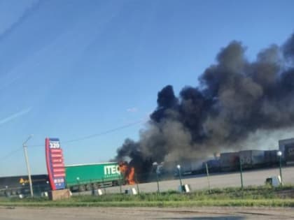 На трассе сгорел грузовой автомобиль