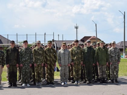 В школах Сальска и в Сальского района открылись традиционные учебные сборы юношей-десятиклассников
