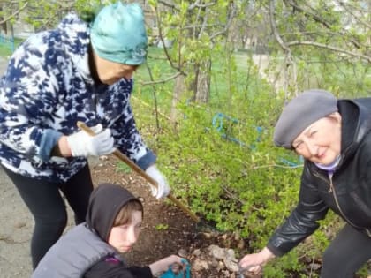 Субботник с патриотическим уклоном