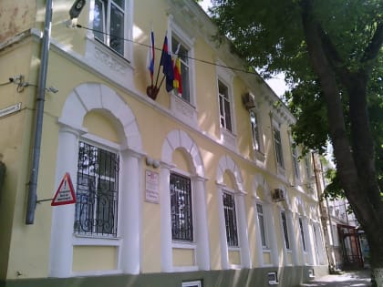 В Таганроге прокуратура помогла двум сиротам получить жилье