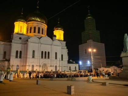 Тысячи ростовчан встретили Пасху Христову в храмах города