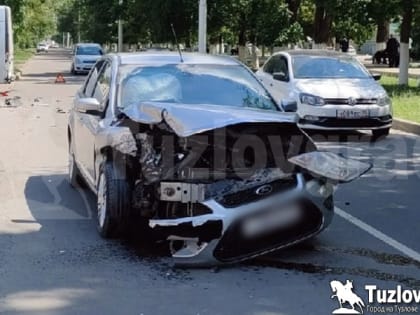 В Новочеркасске водитель легкового «Форда» врезался в «Газель»