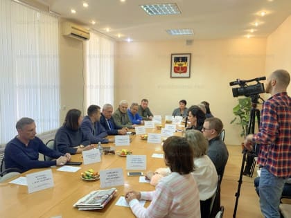 Общественники Волгодонска обсудили проблемы с газом и бродячими собаками в городе