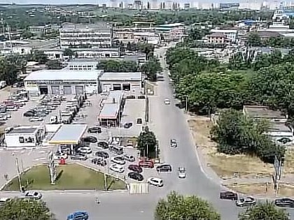 Ростовчане выстраиваются в очереди к заправкам и скупают продукты первой необходимости