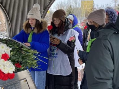 Сторонники «Единой России» в Волгодонске приняли участие в памятных акциях в честь Дня воинов-интернационалистов
