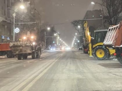 Коммунальщики вывезли с улиц Ростова-на-Дону более 5,7 тысяч тонн снега