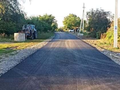 В хуторе Верхнеподпольный ведется ремонт дороги по улице Мира
