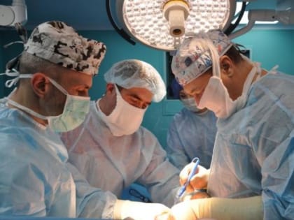 Ростовские врачи спасли мужчину с огромной опухолью на груди и шее