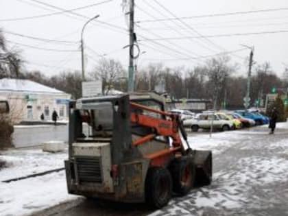 В Таганроге  продолжается уборка городских дорог