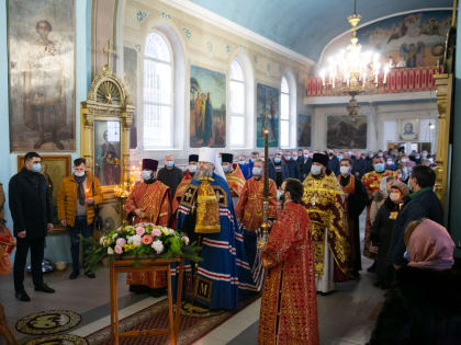 В день памяти великомученицы Варвары Глава Донской митрополии совершил Божественную литургию в Варваринском храме ст. Грушевской