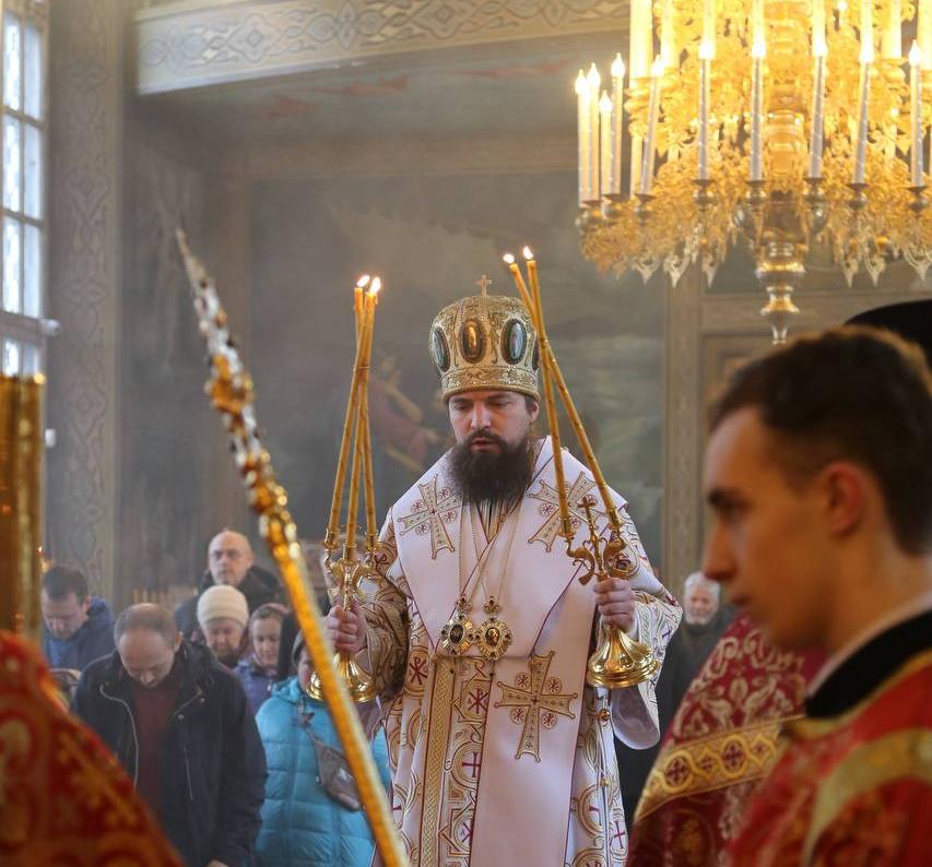 Причастен преполовения. Храм Преполовения Пятидесятницы. Святая литургия. Церковь Преполовения Пятидесятницы Ростов-на-Дону.