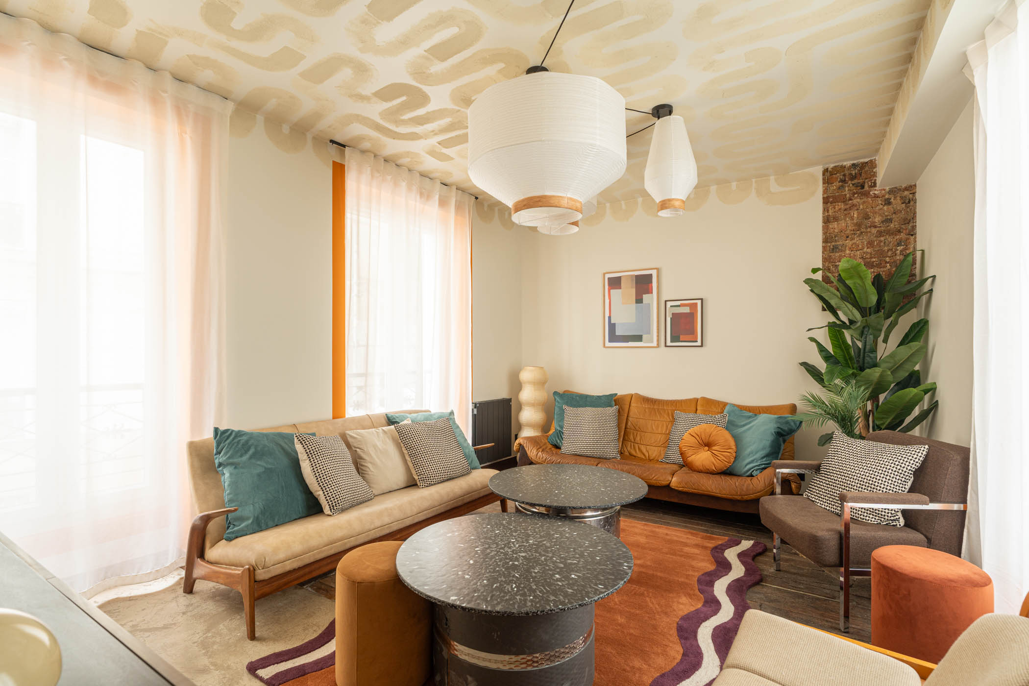 Enjoy a vibrant coliving house in Paris