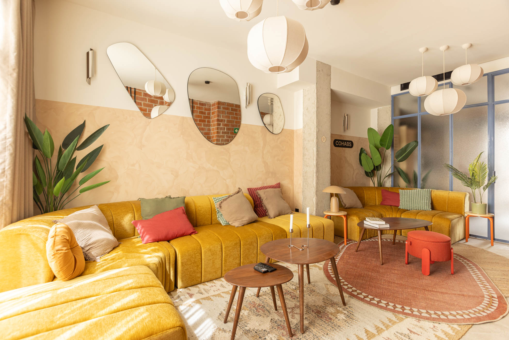 Enjoy a vibrant Coliving house in Madrid