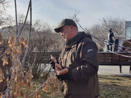 В Улан-Удэ депутаты горсовета нашли на субботнике статую Будды