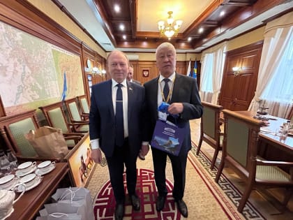 Владимиру Павлову вручили юбилейную медаль Верховного Хурала Республики Тыва