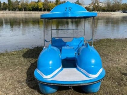 В Иркутске на Ангаре опрокинулся катамаран с женщиной и двумя детьми