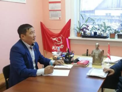 Депутат Народного Хурала Тумэн Дондоков провел прием граждан в Еравнинском районе