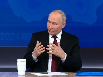 Владимир Путин: Наши бойцы возвращают территорию квадратными километрами