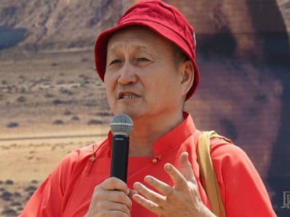 Путин наградил Хамбо Ламу орденом Почёта
