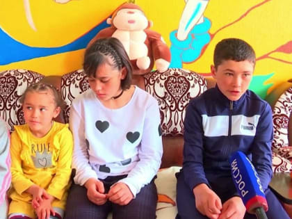 В Бурятии брат и три сестры мечтают о заботливых родителях