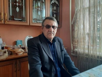 В Бурятии живущий отшельником драматург отмечает 75-летний юбилей