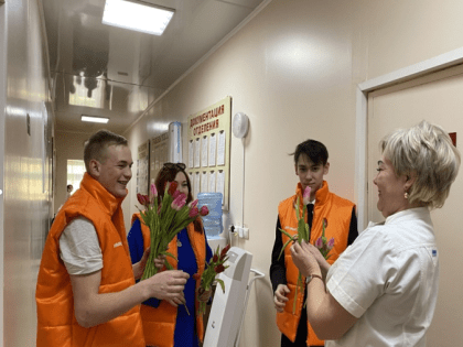 Волонтёры Бурятии помогают нуждающимся в помощи