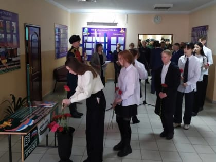 Открытие мемориальной доски и парты Героя России Дмитрия Фаршинева