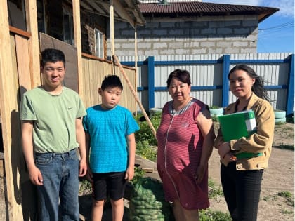 Акцию «Социальный картофель» провели специалисты соцзащиты в г. Улан-Удэ