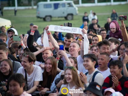 В Улан-Удэ перед школьниками выступили Миа Бойка и Егор Шип