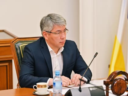 Алексей Цыденов вручил госпремии спортсменам Бурятии