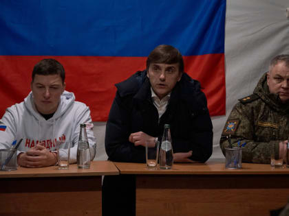 Министр просвещения вручил ведомственную награду учителю ОБЖ Геннадию Старунову